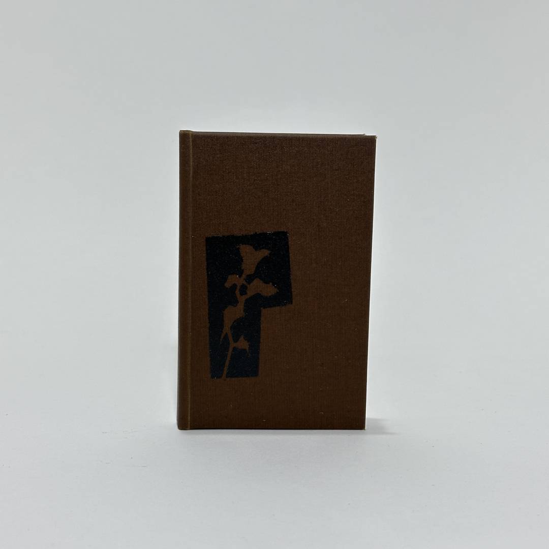 Wedge 09.26 brown wax // flower